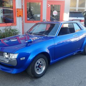 blauer Oldtimer