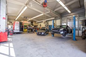 Fahrzeuge in der Carrosserie-Werkstatt